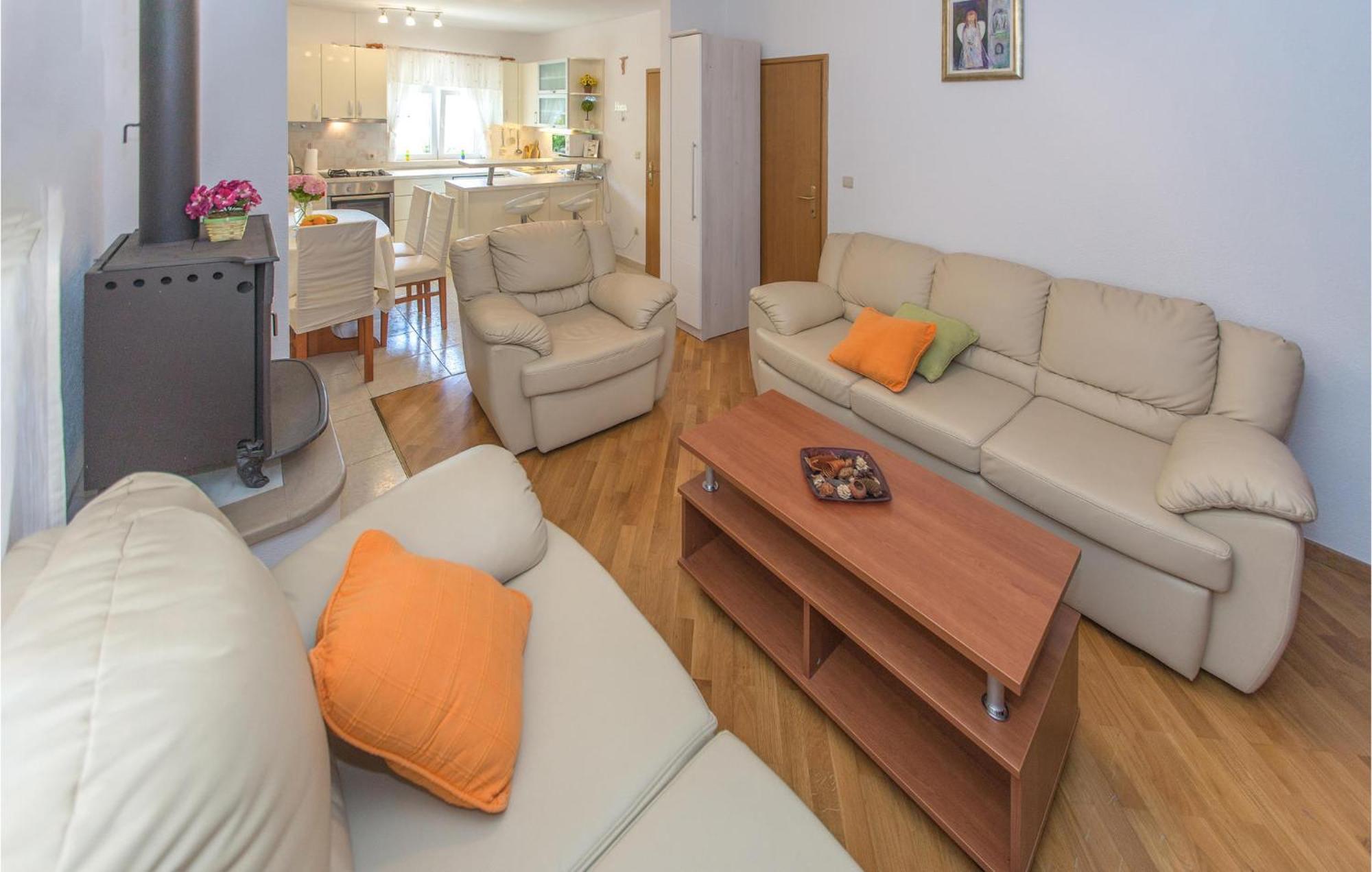 3 Bedroom Lovely Home In Plat Млини Екстериор снимка